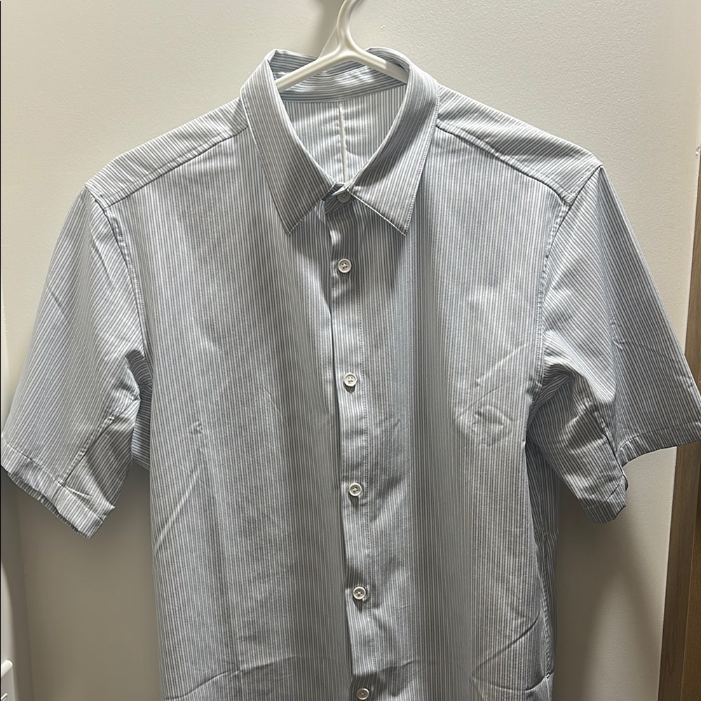 lululemon athletica Men's Inline Stripe White Heathered Blue Linen Shirt